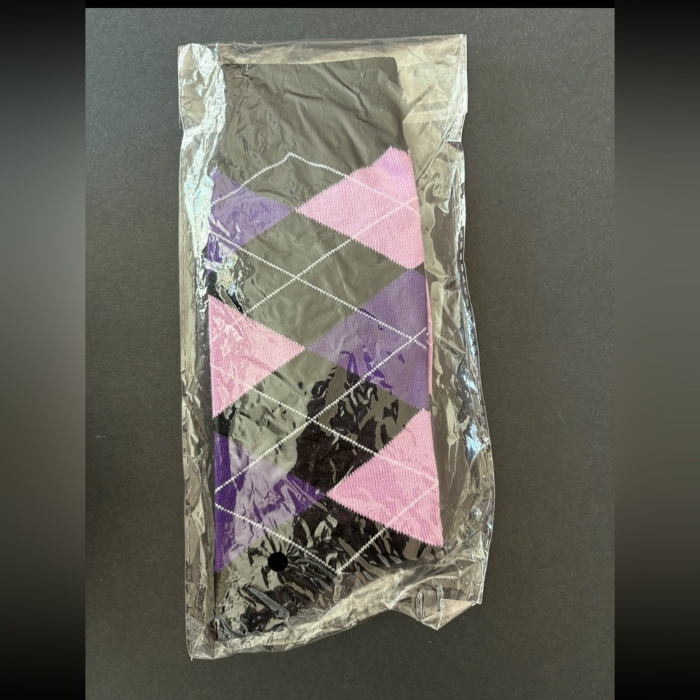 Unbranded Argyle Patterned Socks in Pink and Purple
